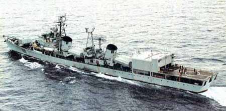 中国海军第一艘导弹驱逐舰济南舰退出现役