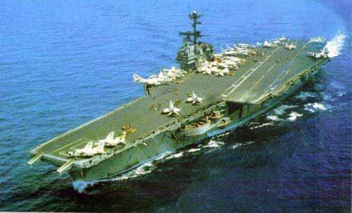 美国海军原来打算建造8艘福莱斯特级航空母舰,后来4艘因为设计上作了